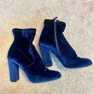 Steve Madden blue velvet editt ankle boots Sz 10